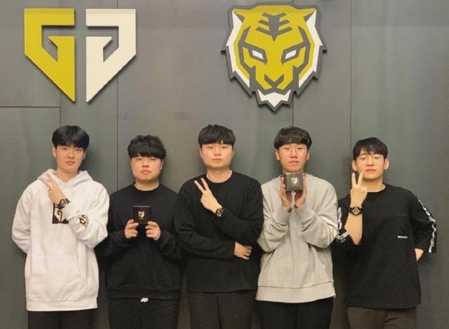 名下降主要 名下降主要